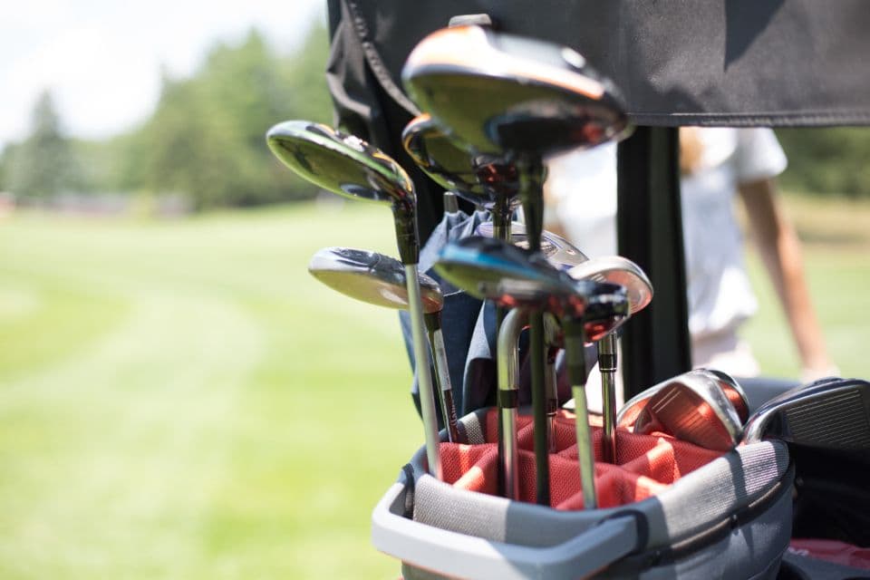 Cuánto cuesta empezar a jugar al golf en España en 2026