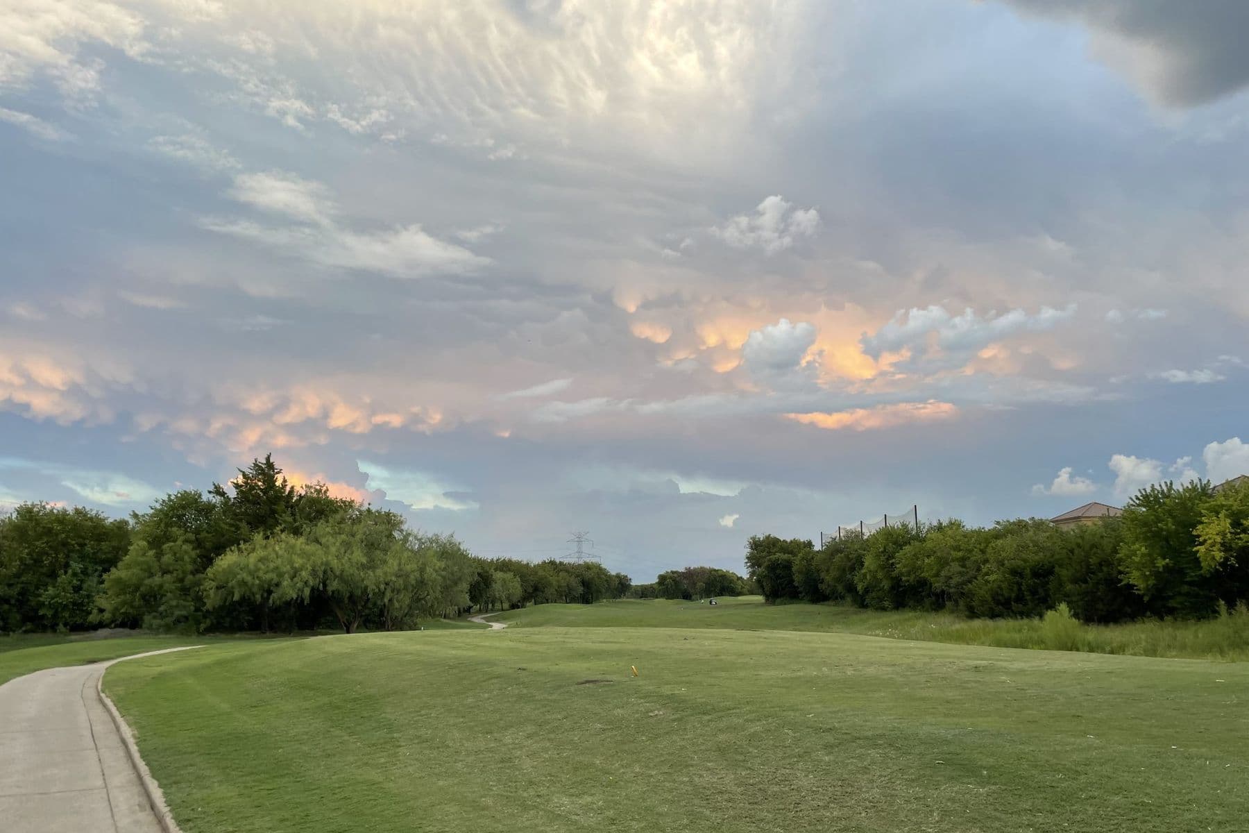 Jugar al golf en Madrid: campos, temporadas y cómo jugar sin ser socio
