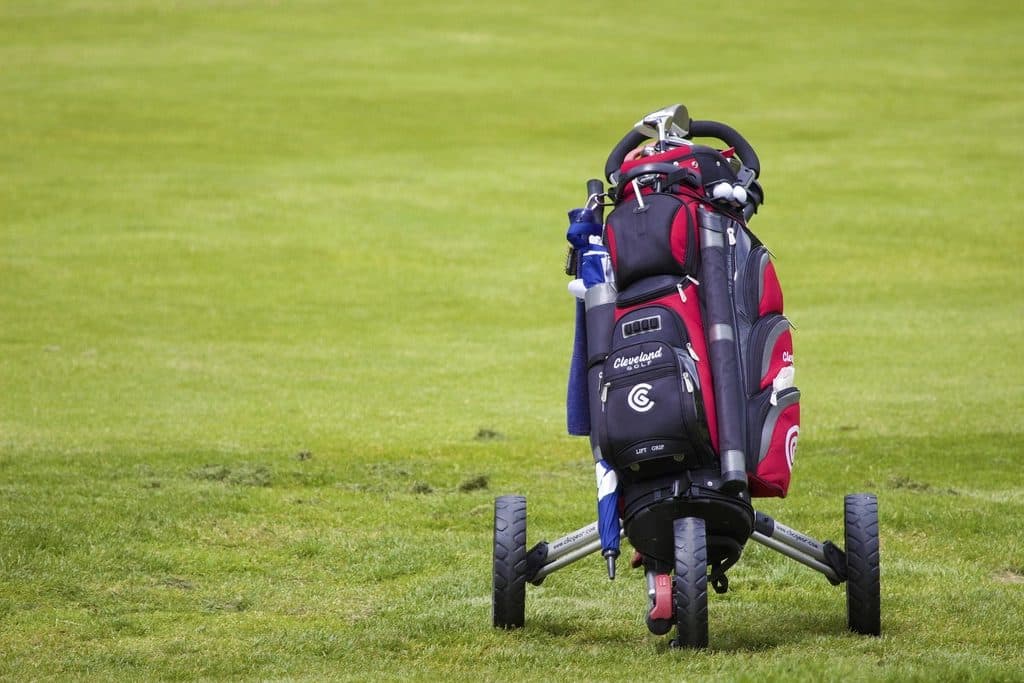 Cómo organizar un viaje de golf por España: guía completa