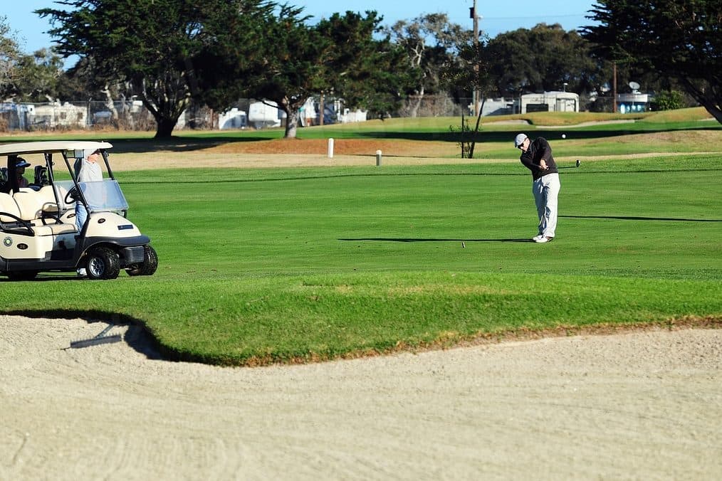 Tu primer torneo de golf: cómo apuntarte, qué esperar y cómo no hacer el ridículo